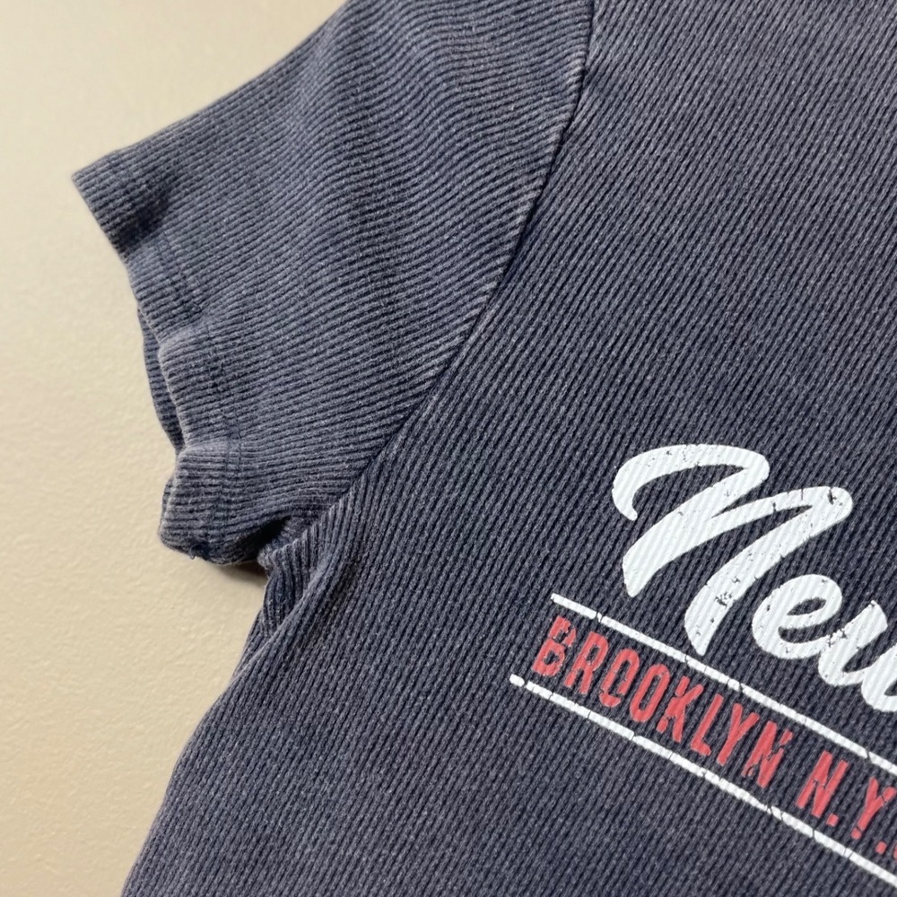 Social Culture New York Brooklyn Ribbed Baby Tee Size M Grey Y2K Streetwear Crop - Picture 5 of 5